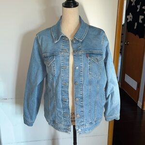 Levi’s Trucker Jacket Stretch Denim 2X Womens Plus Size Light Coat